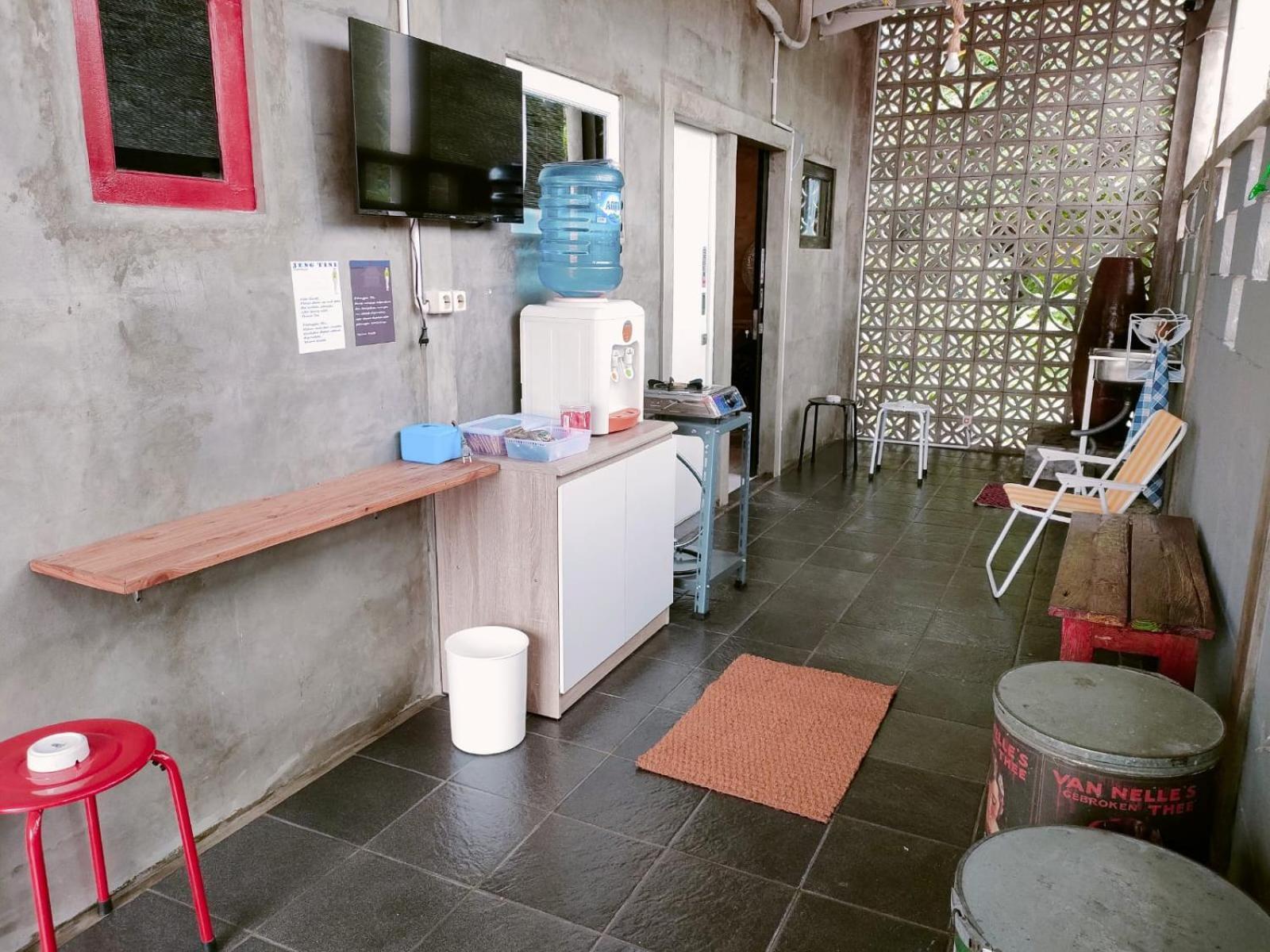 Jeng Tini Guest House Bogor Exterior photo