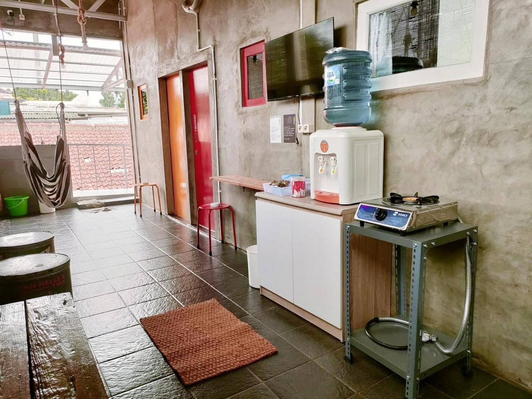 Jeng Tini Guest House Bogor Exterior photo