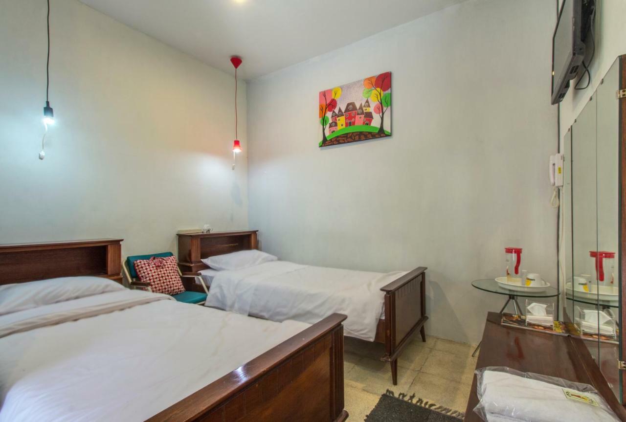 Jeng Tini Guest House Bogor Exterior photo